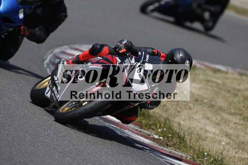 /Archiv-2023/28 05.06.2023 Moto Club Anneau du Rhin/vert-medium/16